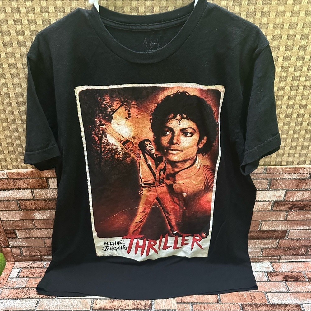 Black Thriller Graphic Men’s T-Shirt Size L — image 2 of 8